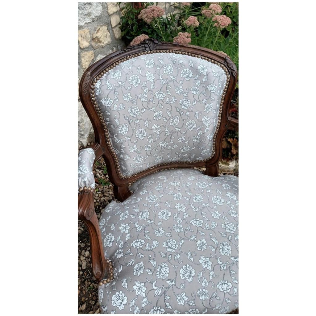 UN FAUTEUIL CABRIOLET EN NOYER d’époque XVIIIème siècle, en parfait état 5