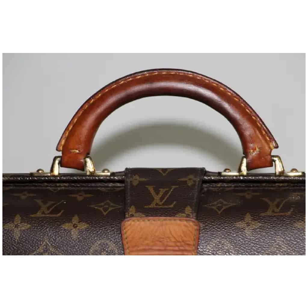 Pilot or doctor's wallet with Louis Vuitton monogram, Louis Vuitton service 10