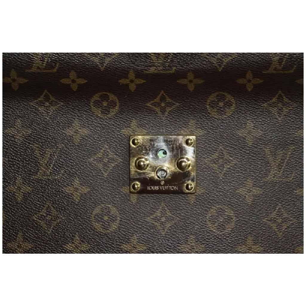 Pilot or doctor's wallet with Louis Vuitton monogram, Louis Vuitton service 19