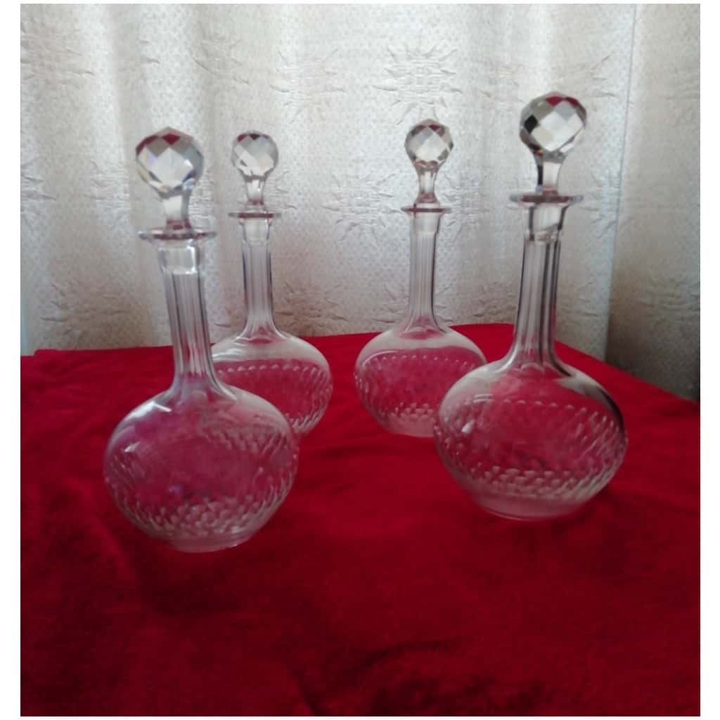 4 carafes anciennes en cristal baccarat ou saint Louis 3