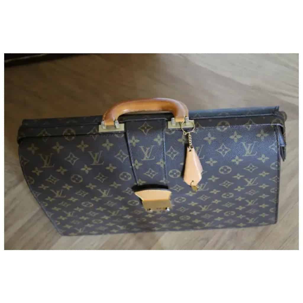 Louis Vuitton 'Pillbox' Shoulder Bag