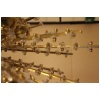 Lustre Spoutnik extra large en laiton et fleurs en cristal transparent 34