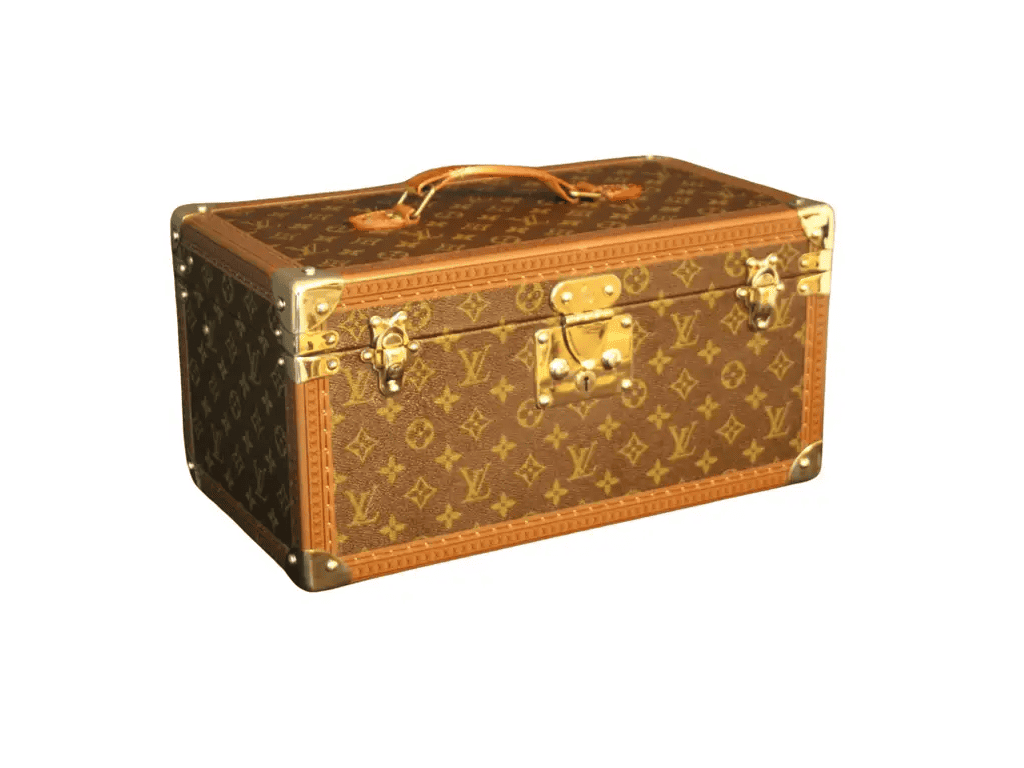 Mallette de beauté Louis Vuitton monogrammée du 21eme siècle - Les Puces de  Paris Saint-Ouen