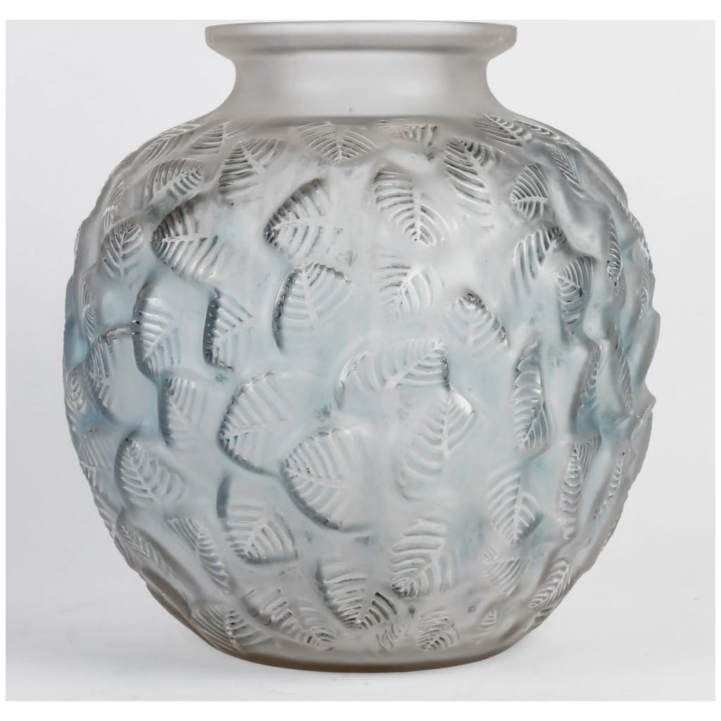 1926 René Lalique – Vase Charmille Verre Blanc Patiné Bleu 5