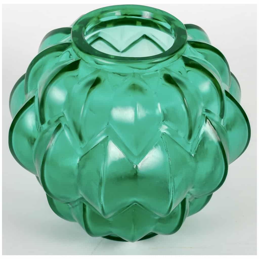 1927 René Lalique – Nivernais Vase Emerald Green Glass 4