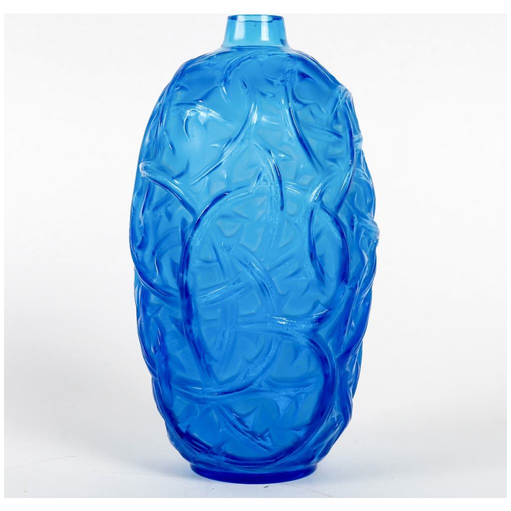 1921 René Lalique – Electric Blue Glass Bramble Vase 4