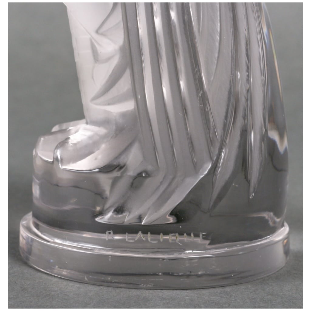 1929 René Lalique – Automotive Mascot Rooster Houdan White Glass 9
