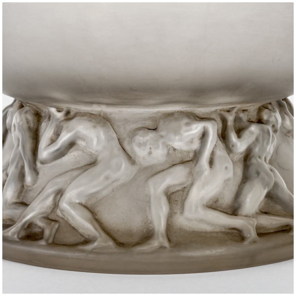 1914 René Lalique – Wrestlers Vase White Glass with Gray Patina 7
