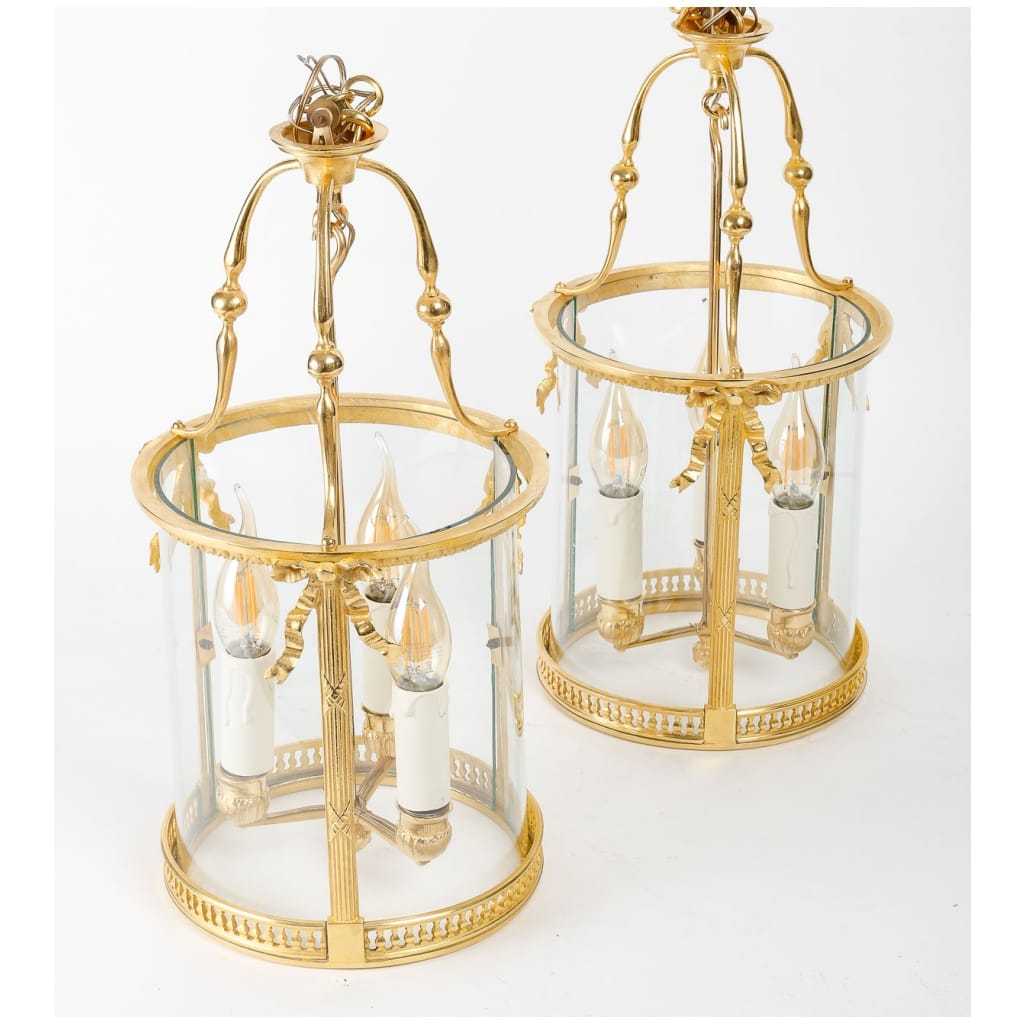 Paire de lanternes de style Louis XVI. 5