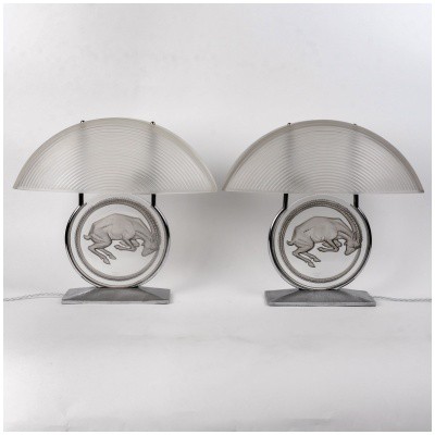 1931 René Lalique – Pair of Aries Lamps in Gray Patinated White Glass – Nickel Plated Metal Frame