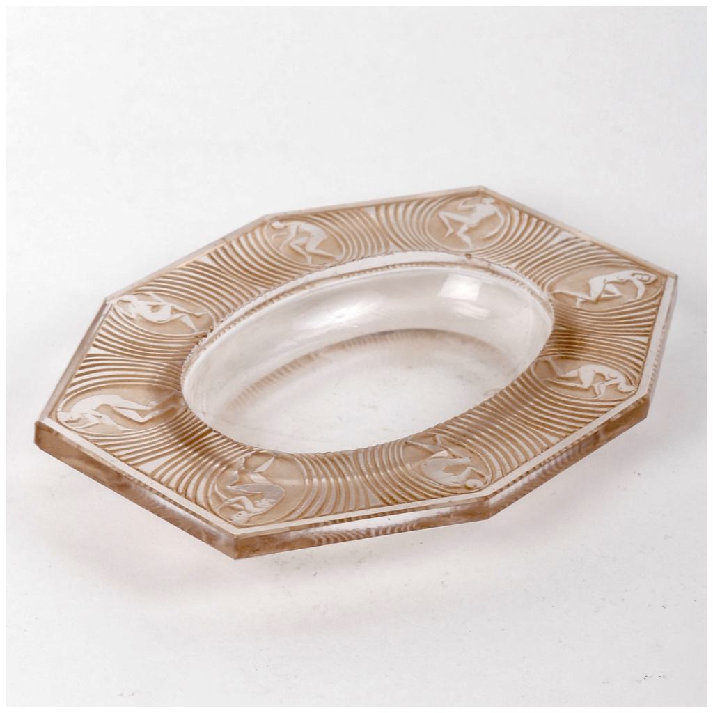 1924 René Lalique – Alice Ashtray White Glass Sepia Patina 3