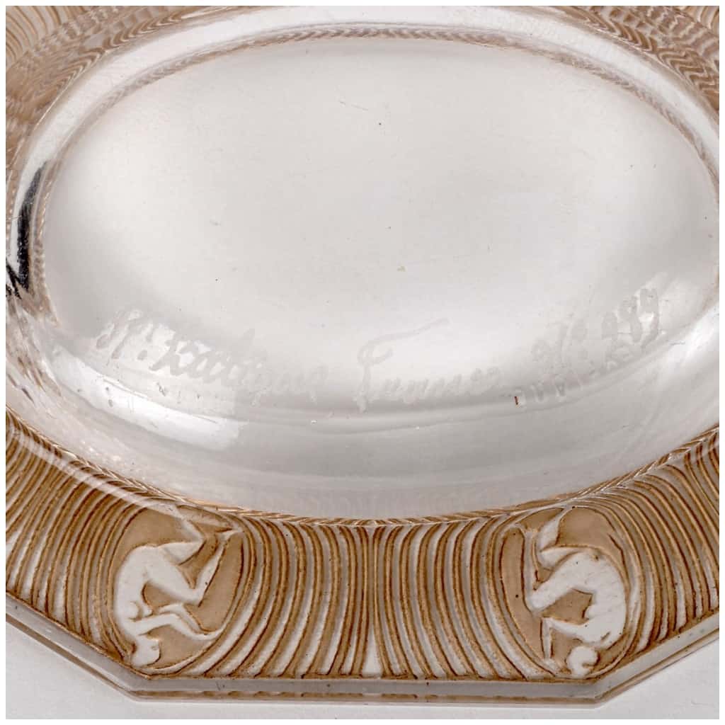 1924 René Lalique – Alice Ashtray White Glass Sepia Patina 6