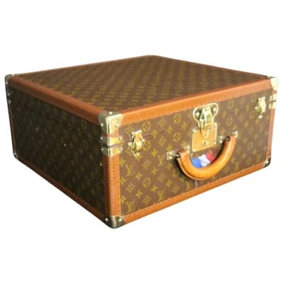 Blue Louis Vuitton airplane 49 cm, store decor - Les Puces de Paris  Saint-Ouen