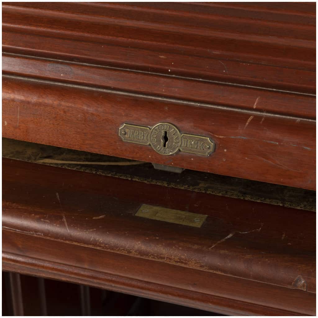 Bureau americain à cylindre de marque Derby Desk, XXe 13
