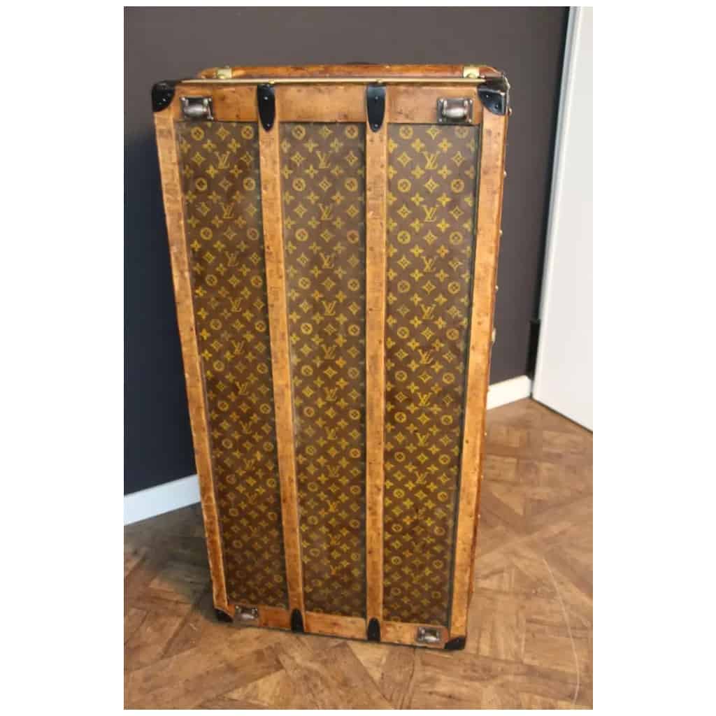 Louis Vuitton monogrammed travel trunk, Louis Vuitton travel trunk, Vuitton Courrier 17