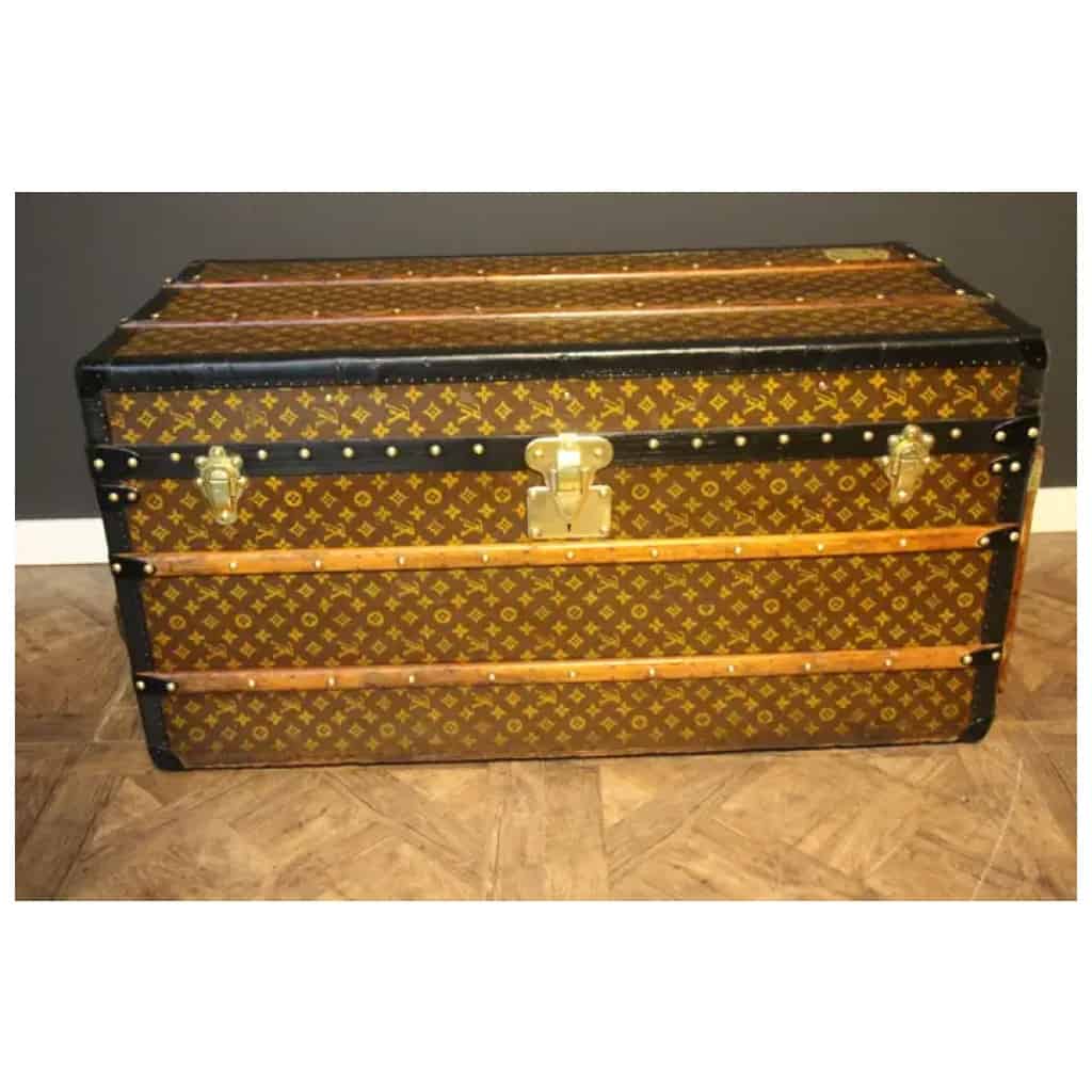 Louis Vuitton monogrammed travel trunk, Louis Vuitton travel trunk, Vuitton Courrier 3