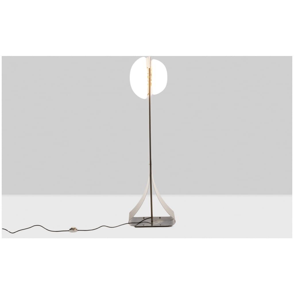 Lampadaire en métal brossé et opaline, années 1970 9