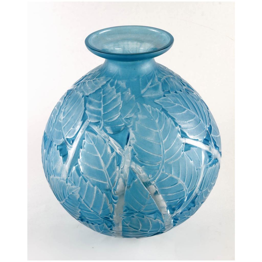 1929 René Lalique – Vase Milan Verre Blanc Patiné Bleu Electrique 7