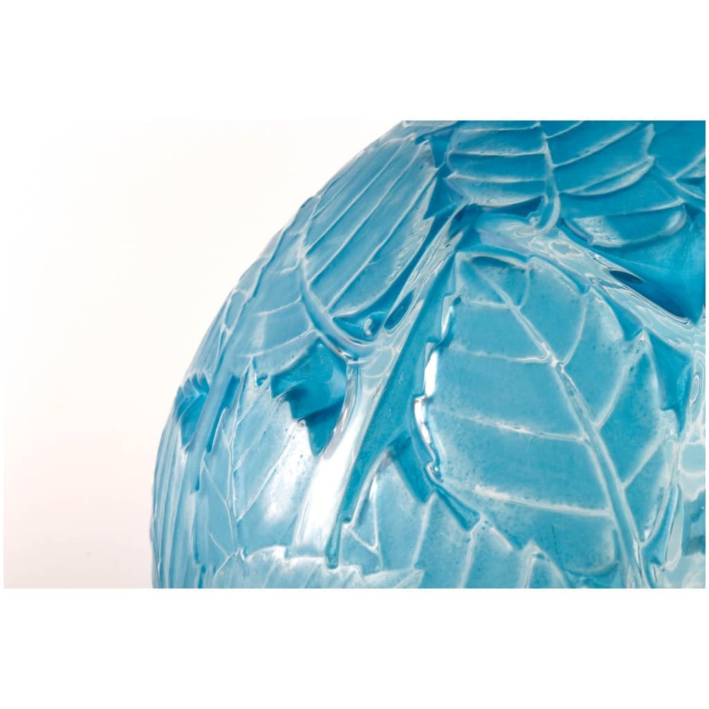1929 René Lalique – Vase Milan Verre Blanc Patiné Bleu Electrique 8