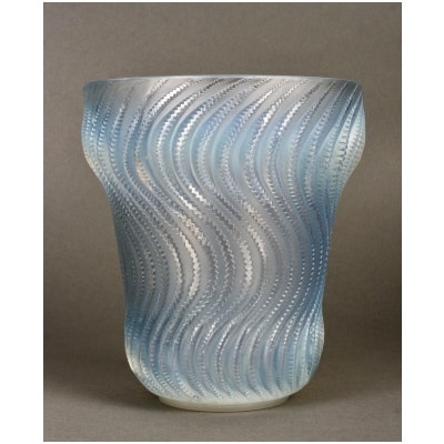 1934 René Lalique – Actinia Vase Blue Patinated Opalescent Glass