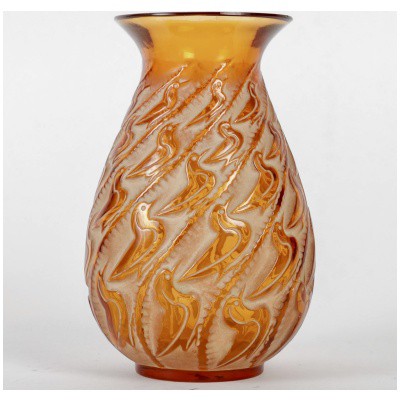 1931 René Lalique – Vase Canards Verre Jaune Ambre Patiné Beige