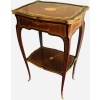 Table volante de forme chantournée à décor marqueté d’un motif rayonnant Style Louis XV 15