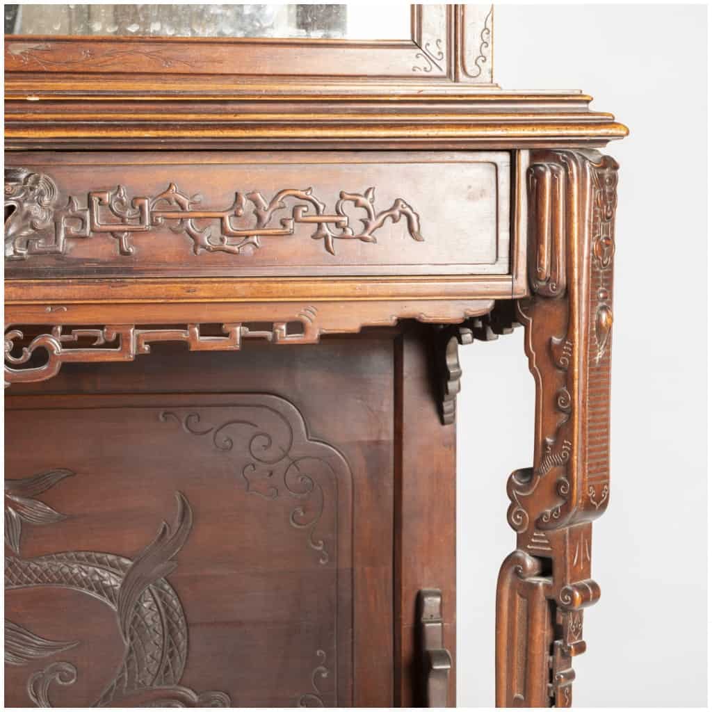 Maison Alphonse Giroux, cabinet vitrine en bois teinté sculpté au dragon, XIXe 14