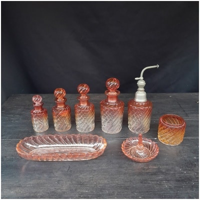 Service de toilette en cristal de Baccarat, « bambous Tors » Vers 1890