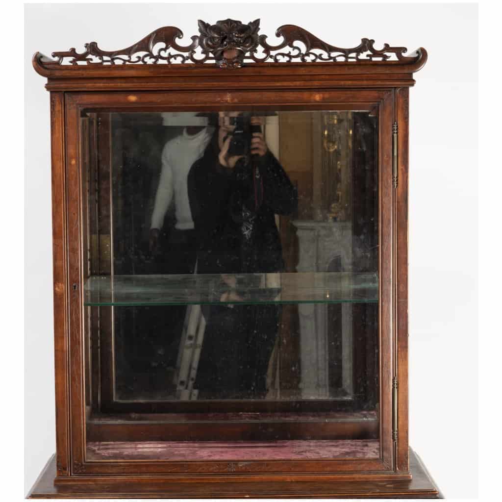 Maison Alphonse Giroux, cabinet vitrine en bois teinté sculpté au dragon, XIXe 9