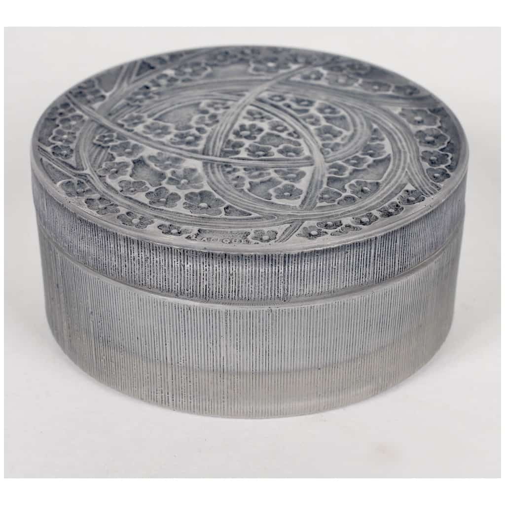 1924 René Lalique – Boîte Lucie Verre Blanc Patiné Bleu 3