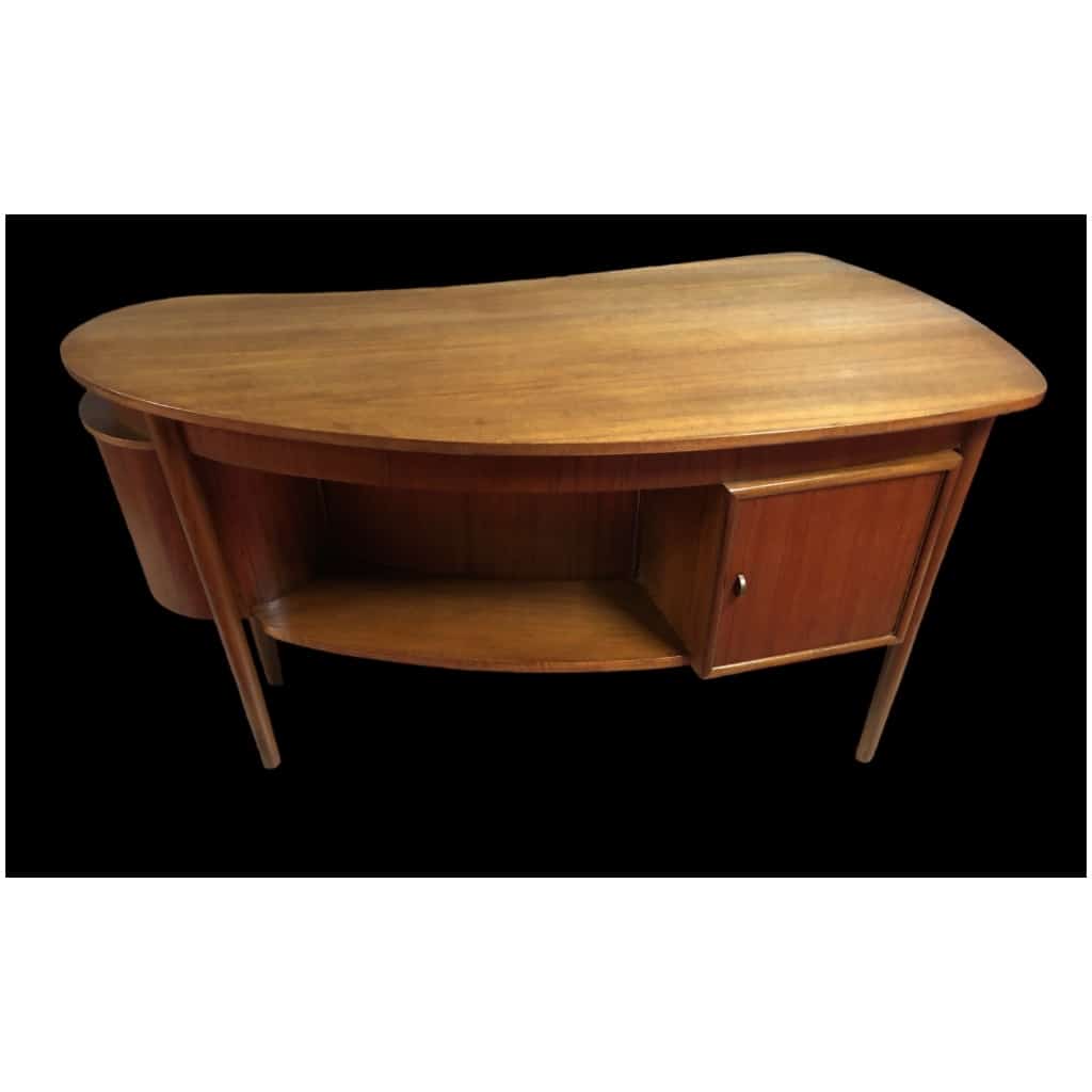 Scandinavian double-sided teak desk with half-moon body from the 1960s 14
