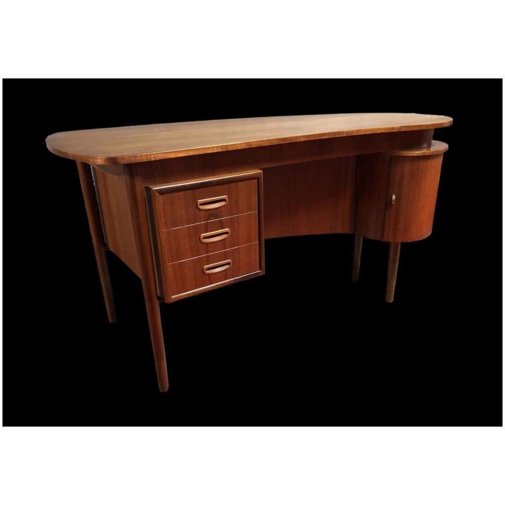 Scandinavian double-sided teak desk with half-moon body from the 1960s 4