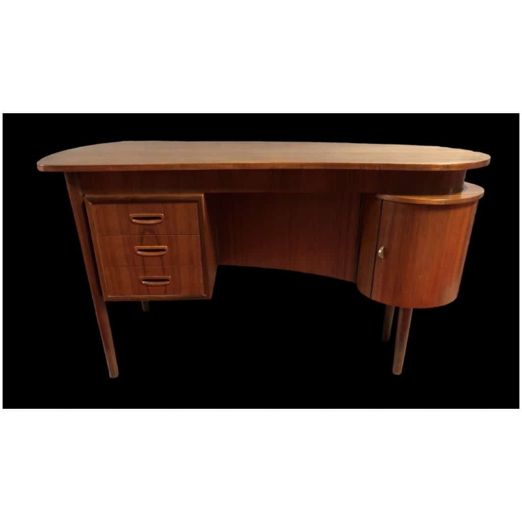 Scandinavian double-sided teak desk with half-moon body from the 1960s 17