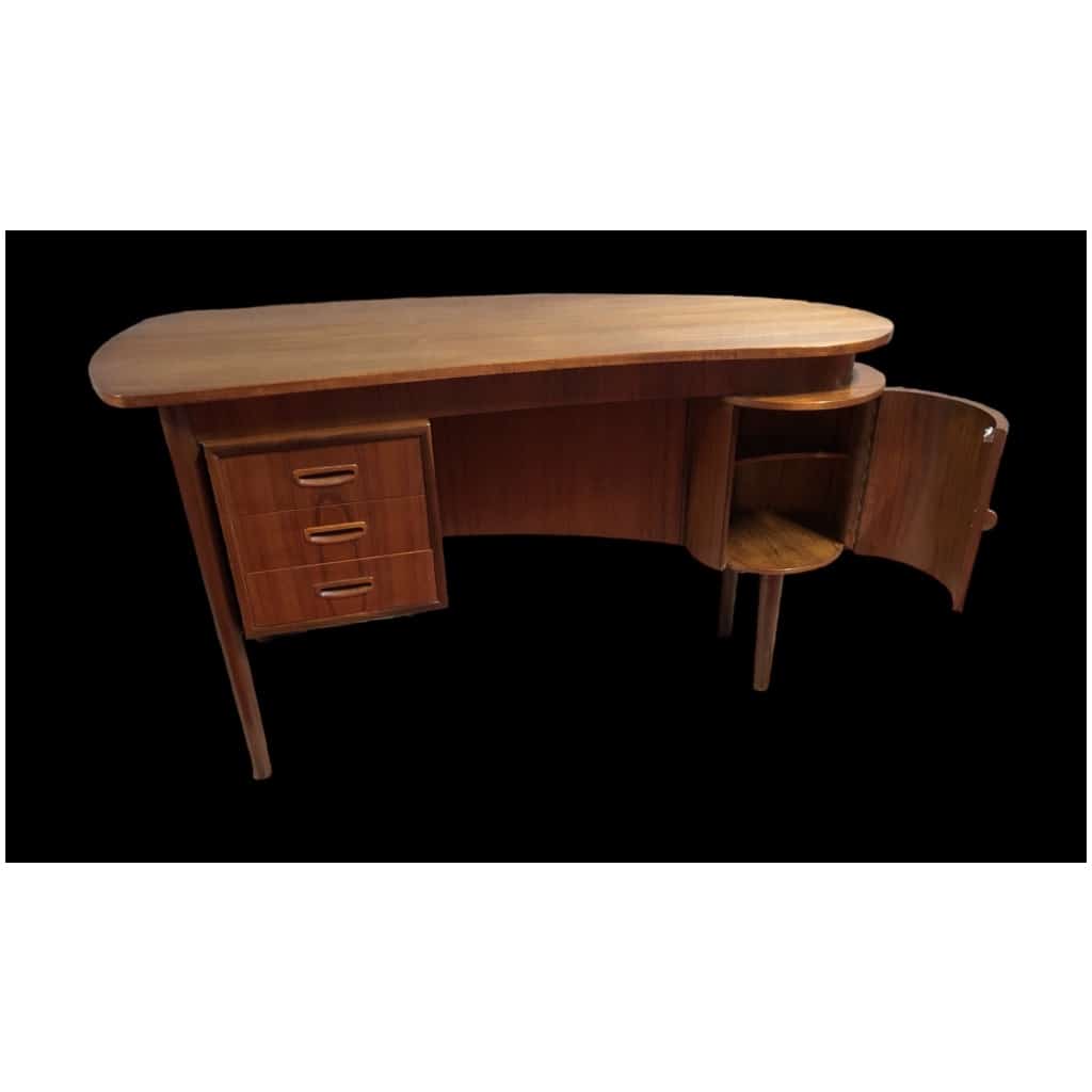 Scandinavian double-sided teak desk with half-moon body from the 1960s 12
