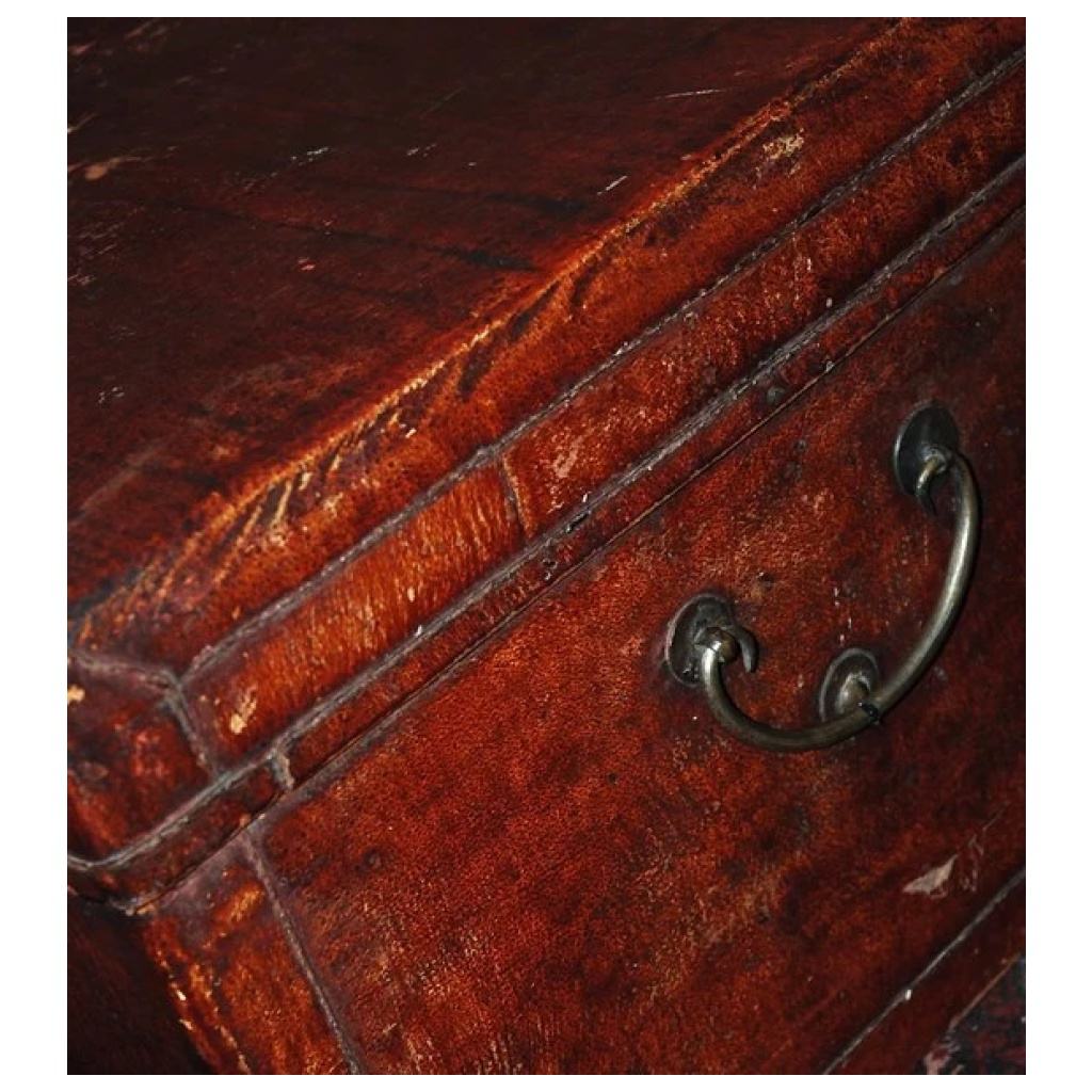 Old Chinese leather trunk 5