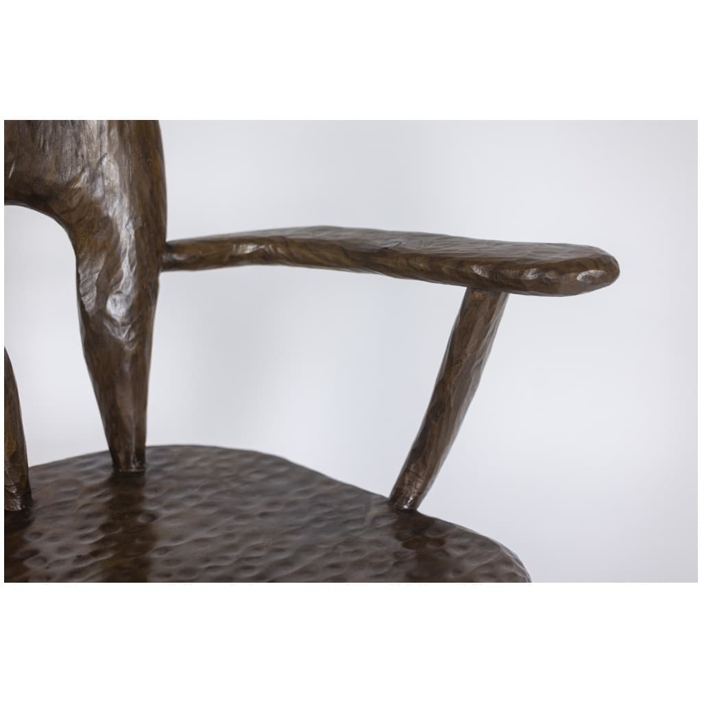 Maison Chevalier, Fauteuil Brutaliste en bois gougé. Années 1960. 4