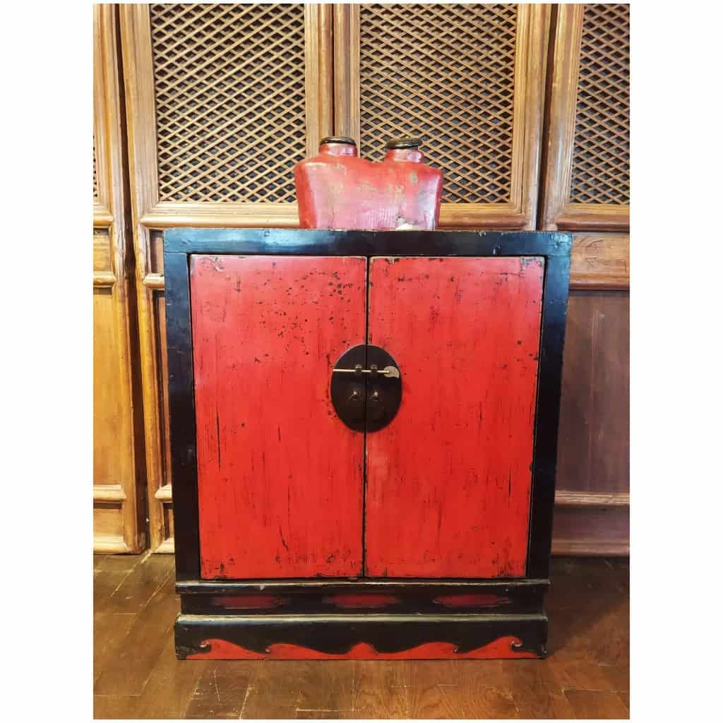 Old Chinese sideboard 2 doors 3