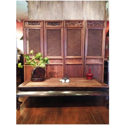 Coffee table in elm and rice straw