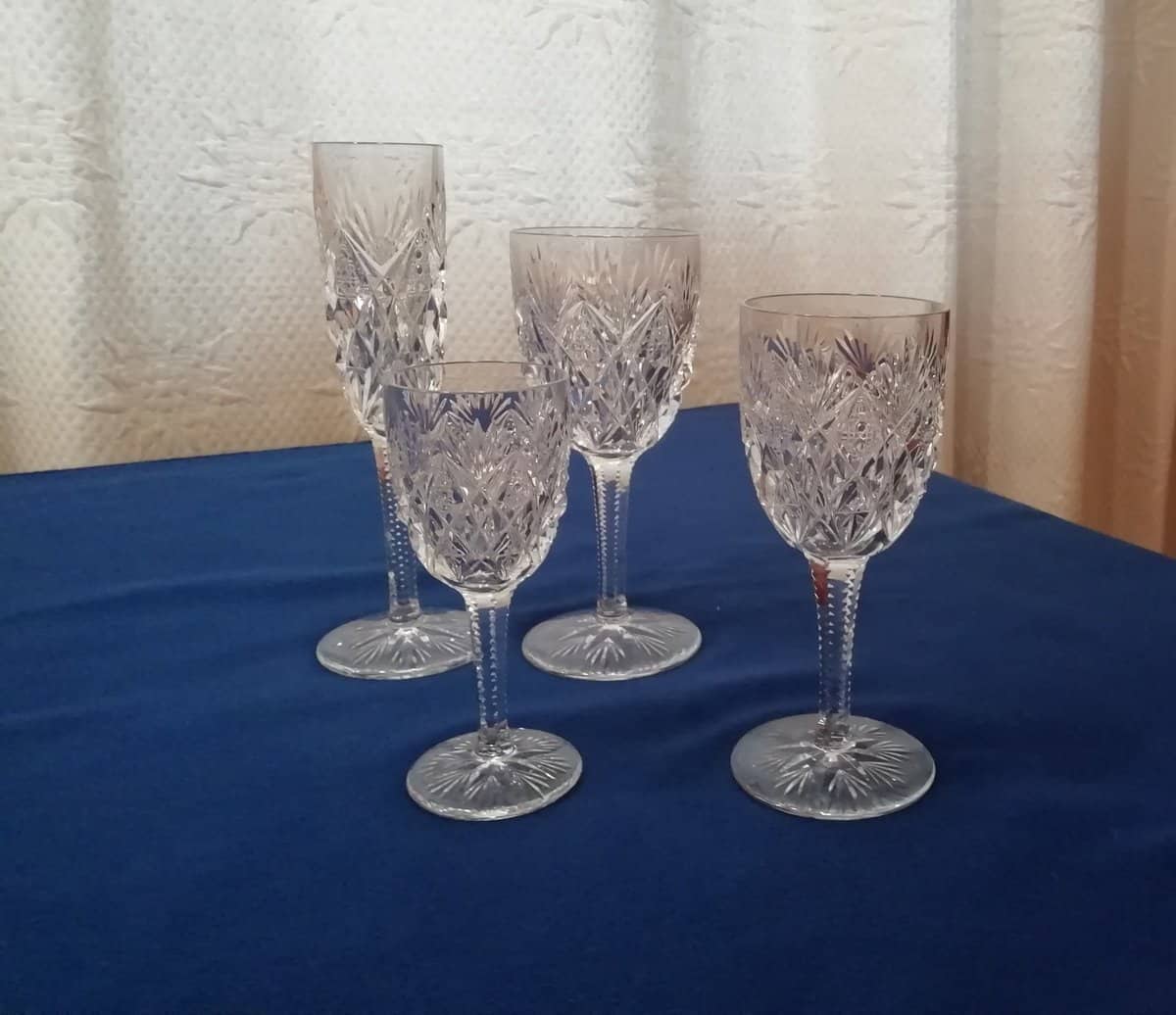 SERVICE DE VERRES 50 pièces EN CRISTAL SAINT LOUIS MODÈLE FLORENCE y  compris son aiguière et sa carafe - Les Puces de Paris Saint-Ouen