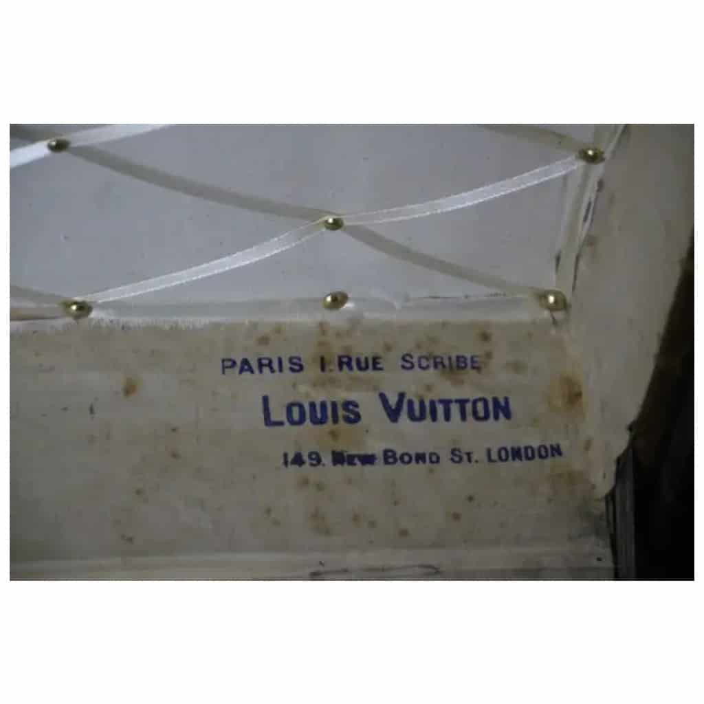 Malle Louis Vuitton en toile tissée , Malle Louis Vuitton courrier 100 cm 17