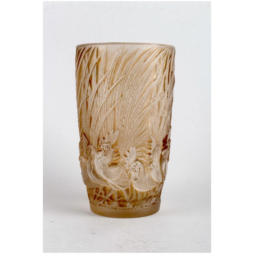 1928 René Lalique – Vase Coqs Et Plumes Verre Blanc Patiné Sépia 5