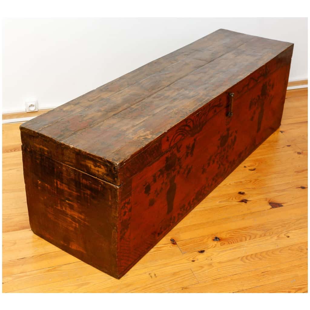 OLD CHINESE CHEST 9