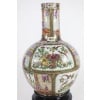 Paire de vases en porcelaine Canton. Circa 1950. 32