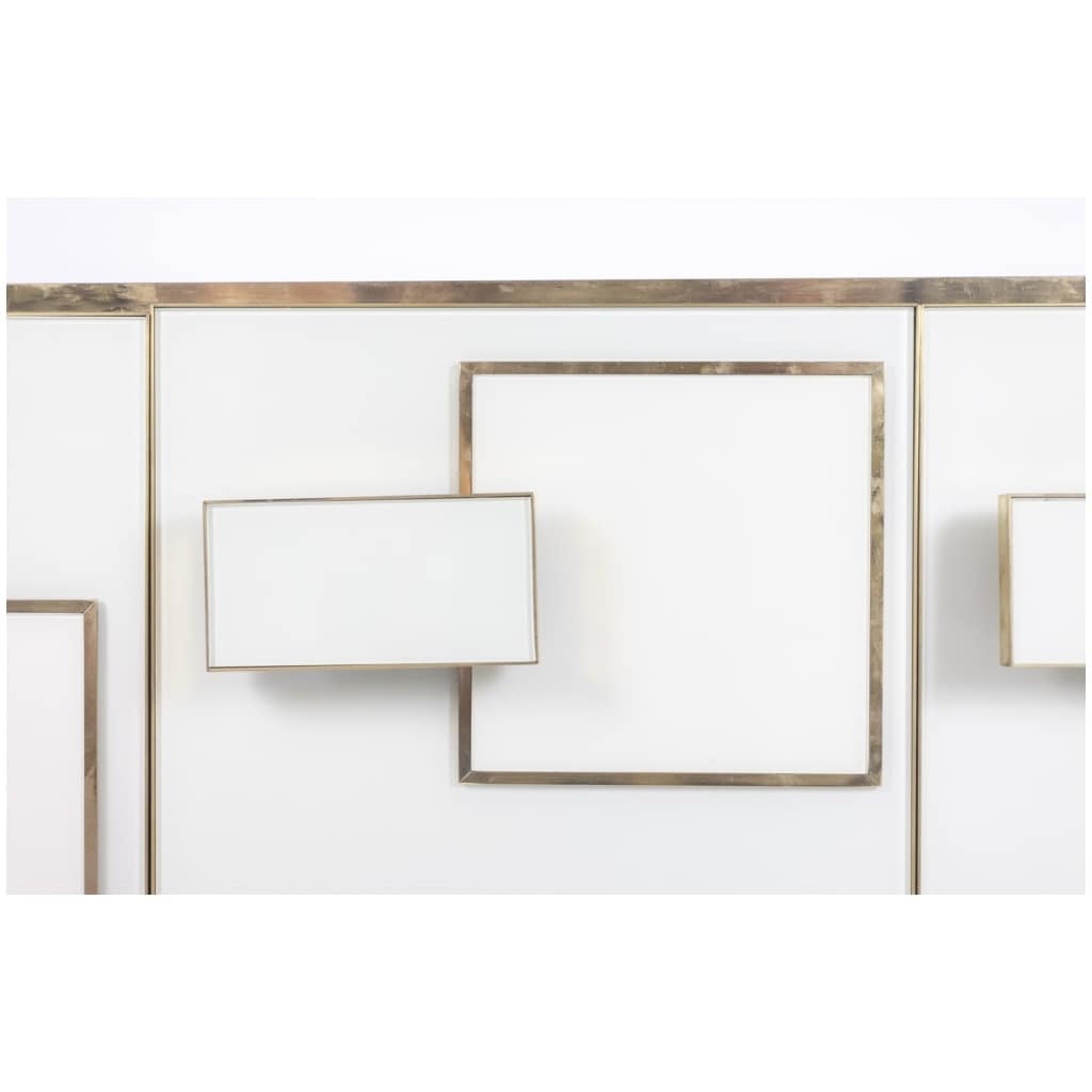 Geometric sideboard in glass and gilded brass. Contemporary Italian work. 9