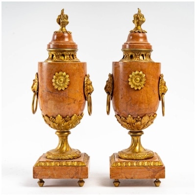 Paire de vases cassolette fin XVIIIème