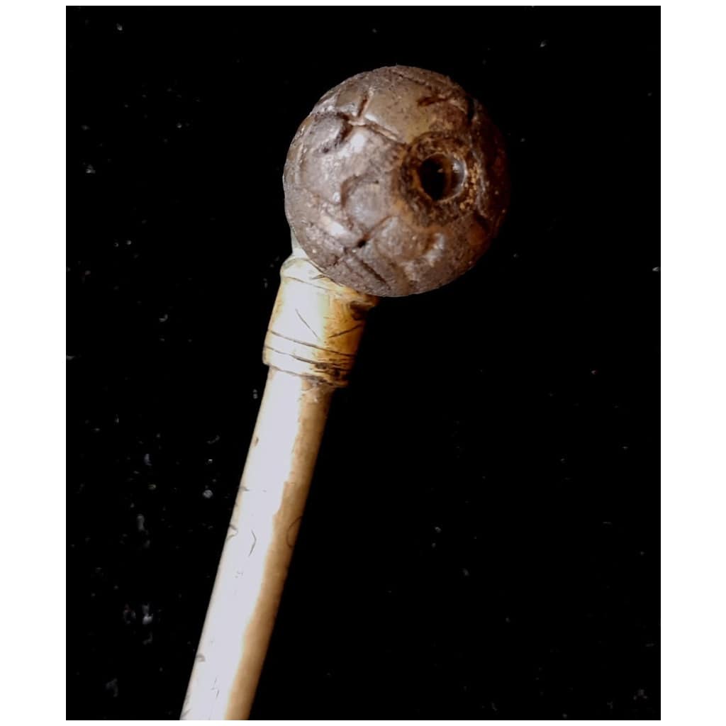 Fine Woman's Fist Pipe, For Opium, Chiseled, Fine XIXth, metal and bamboo 6