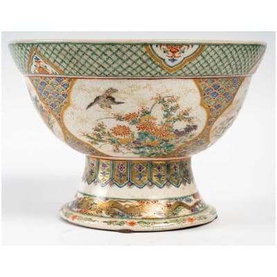 Grande coupe japonaise en porcelaine sur pied-douche de Kyoto – 19ème siècle