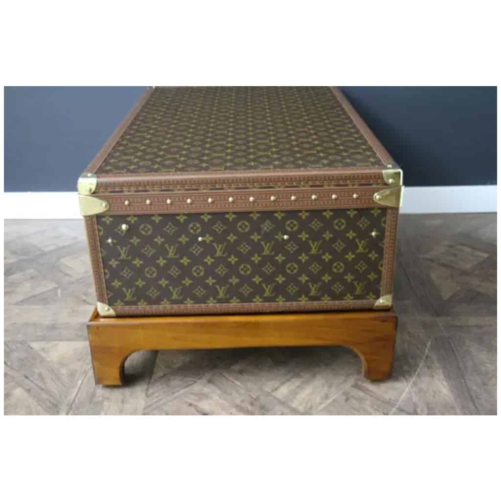 Louis Vuitton trunk, Vuitton Alzer 80 13 suitcase