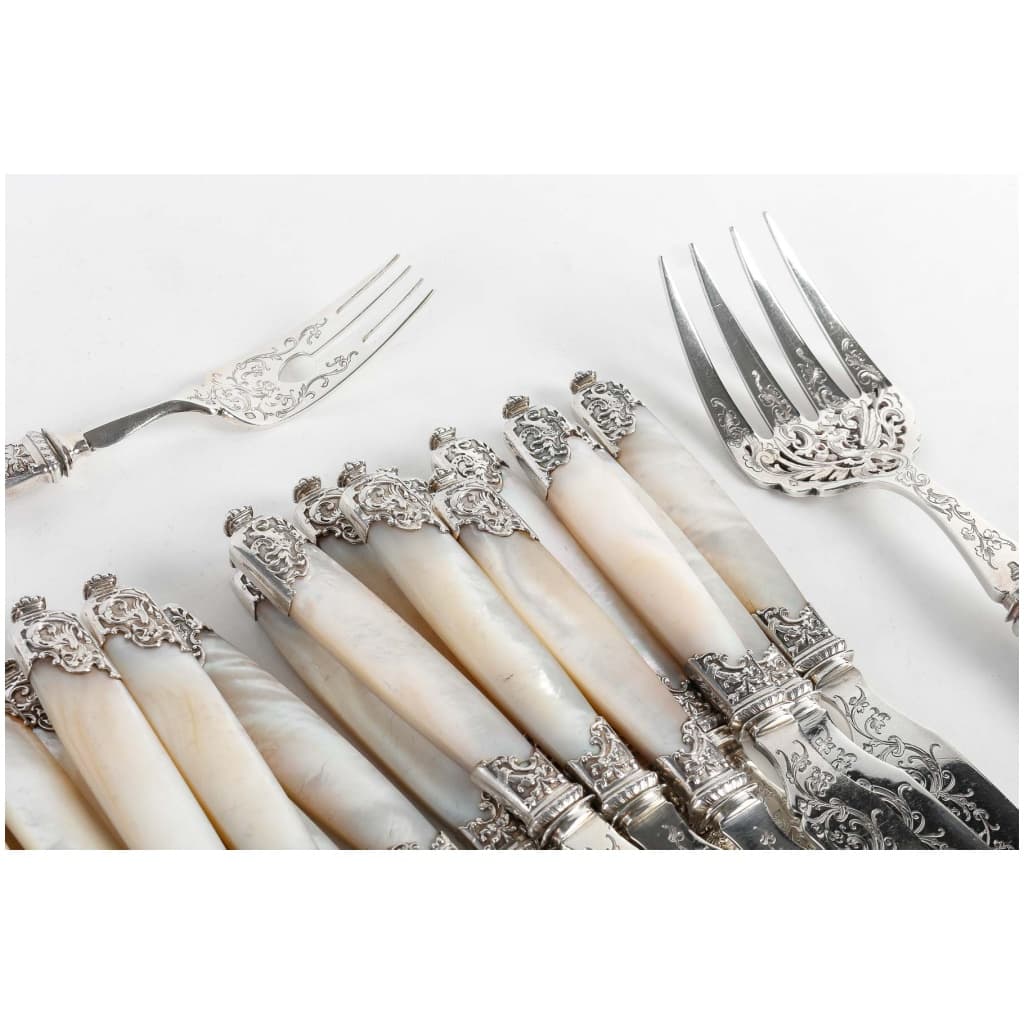 GOLDsmith MERIT – 12 STERLING SILVER AND MOTHER-OF-PEARL FISH CUTLERY – XIXth 6