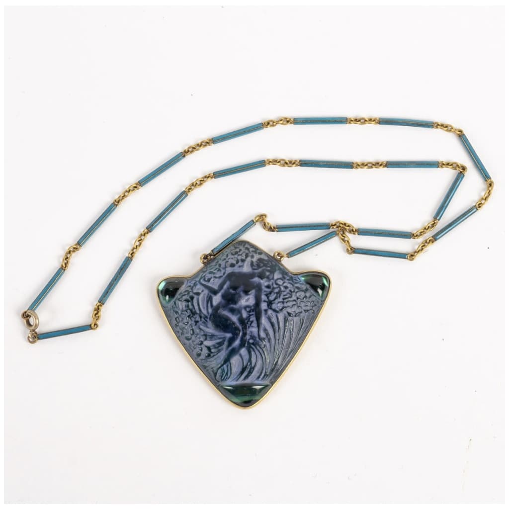 1913 René Lalique – Woman In Flowers Pendant Necklace Electric Blue Glass 7